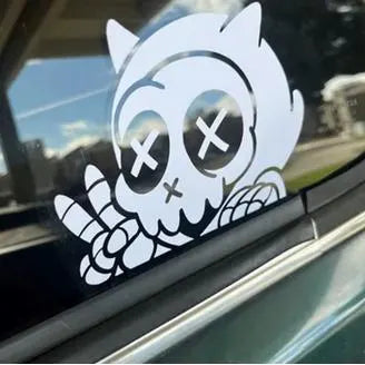SKULLY PEEKER